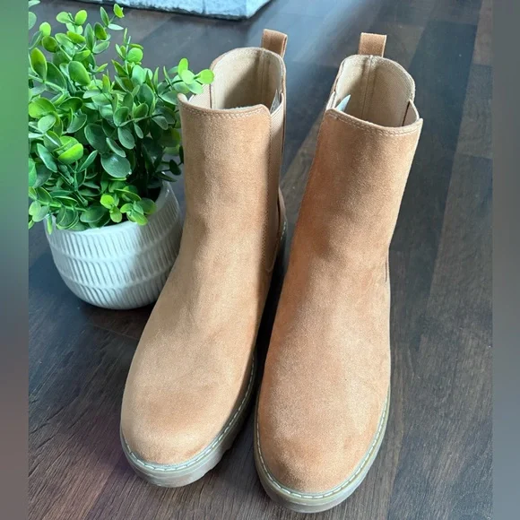 Universal Thread Celina Suede Ankle Boots - Picture 3 of 11